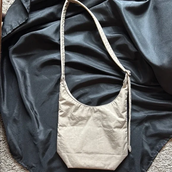 BAGGU | Bags | Baggu Small Nylon Sling In Dove Gray | Poshmark